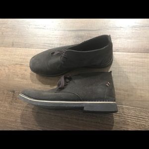 EUC Men’s Suede Brown Chukka Boots